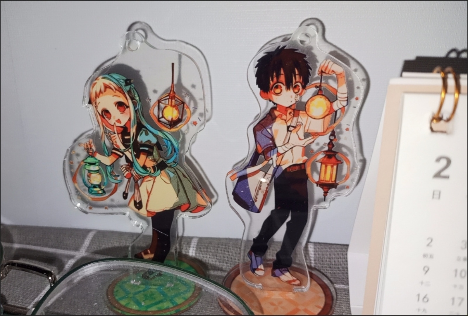2Pcs/Set Cute Acrylic Stand  F - Desk Setup Kit avaliação e preço